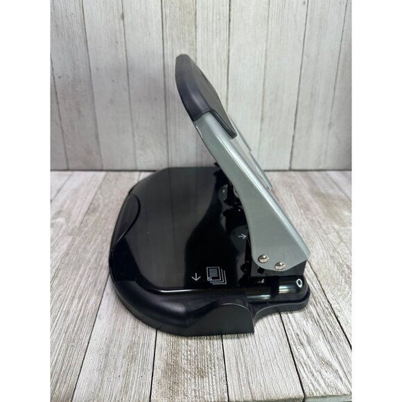 Bostitch HP40 EZ Squeeze 40 Sheet 3 Hole Punch - Silver/Black with Box Office - Picture 6 of 11